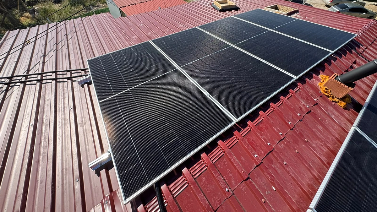 Kayseri Kocasinan – 4960 Wp Off-Grid Akülü Sistem